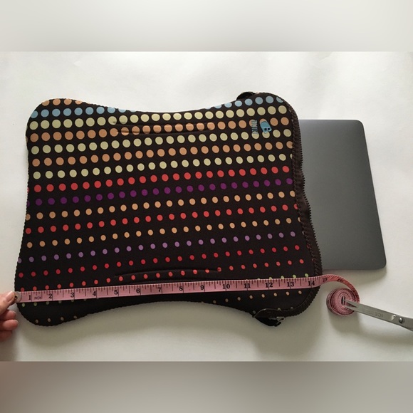 Laptop Zip- Up Sleeve 💻 - Picture 4 of 5